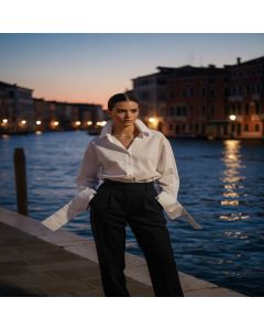 Elegant Oversized White Button-Down Shirt With Classic Collar and Minimalist Design